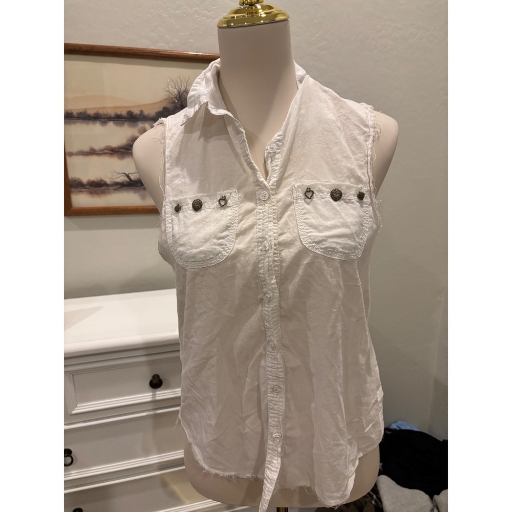 White Sleeveless Button Down Chandelier Distressed Frayed Hem Heart Charms Top